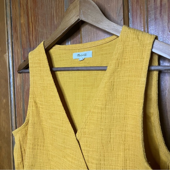 Madewell Wrap Mustard Yellow Blouse M Textured Top Sleeveless V-Neck Beachy - Picture 5 of 9